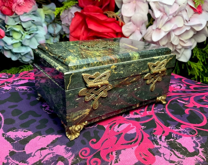 Serpentine Crystal Jewelry Box with Hinged Lid ~ 4 1/2" Long ~ Hand Made Ural Mountains, Vintage ~ Green & Black Colors ~ Fast Free Shipping