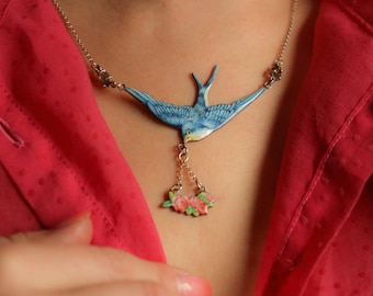 Collar de pájaro con esmalte azul y colgante de turmalina sandía, joyería antigua de animales.