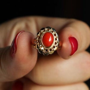 Vintage Coral Flower Ring: 14k Gold Mid-Century Jewelry