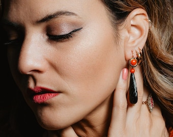 Vintage Onyx Earrings: Day & Night Style