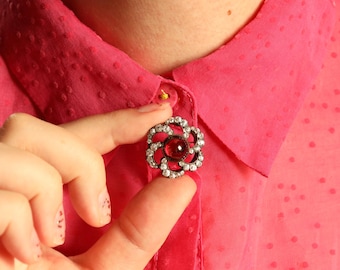 Broche antiguo de granate: Flor de diamantes, joyería victoriana