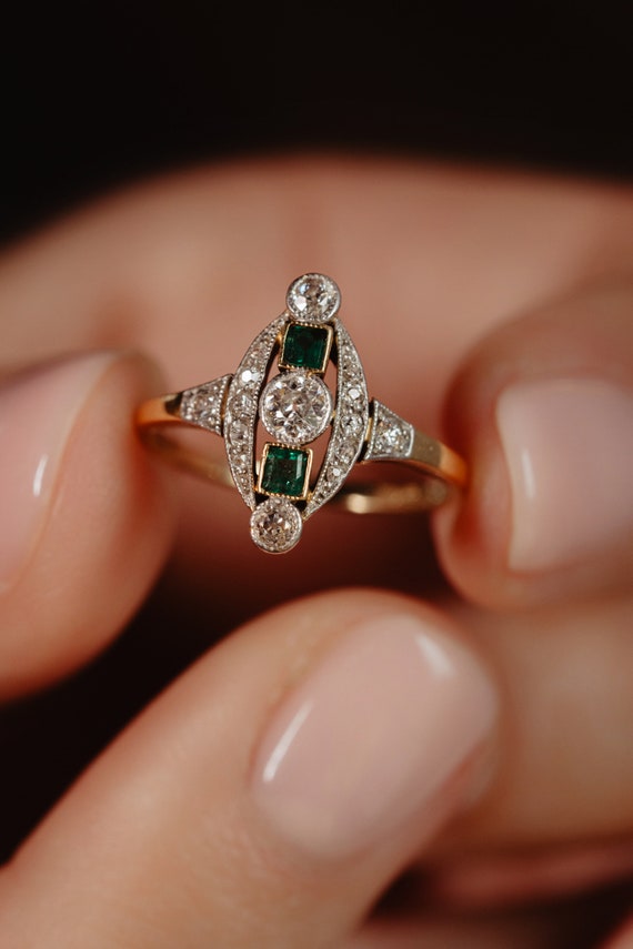 Platinum Antique Edwardian Emerald and Diamond Ri… - image 5