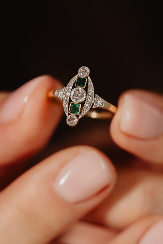 Platinum Antique Edwardian Emerald and Diamond Ri… - image 6