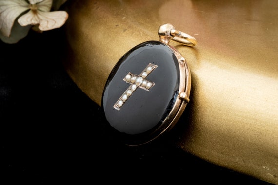 9ct Gold Antique Victorian Onyx Mourning Locket Vi
