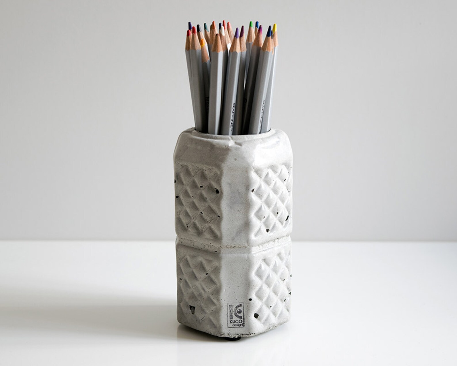 concrete pen holder