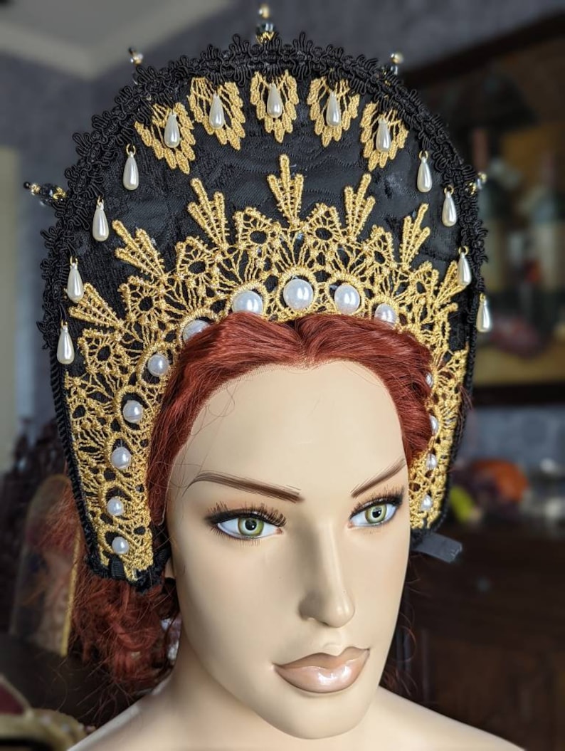 tudor headpiece