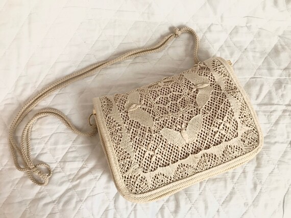 1970’s buttermilk macrame crochet shoulder bag