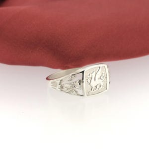 Sterling Silver Welsh Dragon and Prince of Wales Feathers Signet Ring, Ladies Men&#39;s Red Dragon Emblem of Wales Gift, Y Ddraig Goch Jewellery