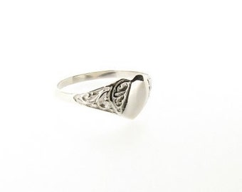 925 Sterling Silver Half Engraved Design Heart Signet Ring - UK Sizes J - P - USA Sizes 4.5 - 7.5