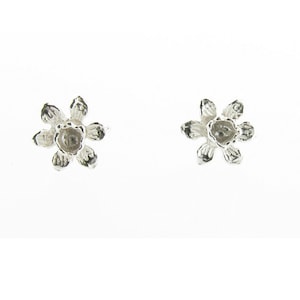 Sterling Silver Daffodil Stud Earrings, Symbol of Wales Jewellery, Ladies Floral Flowers Earrings, Stocking Filler Gift