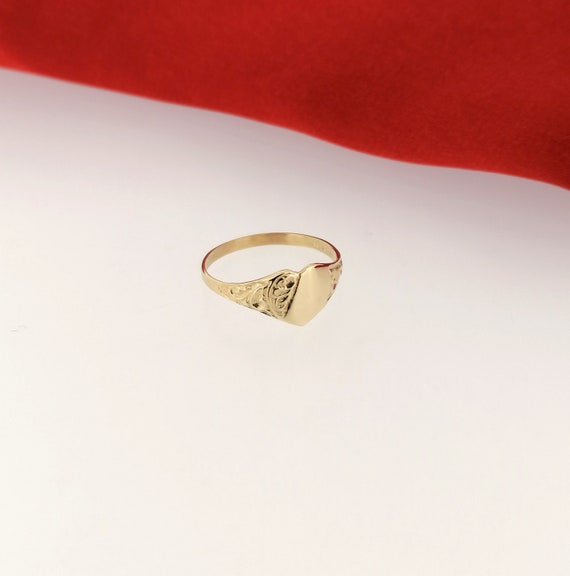 Solid 9ct Yellow Gold Half Engraved Heart Signet Ring, Ladies Heart Shape Gold Ring, Wife Girlfriend Birthday Anniversary, 9K Scroll Pattern