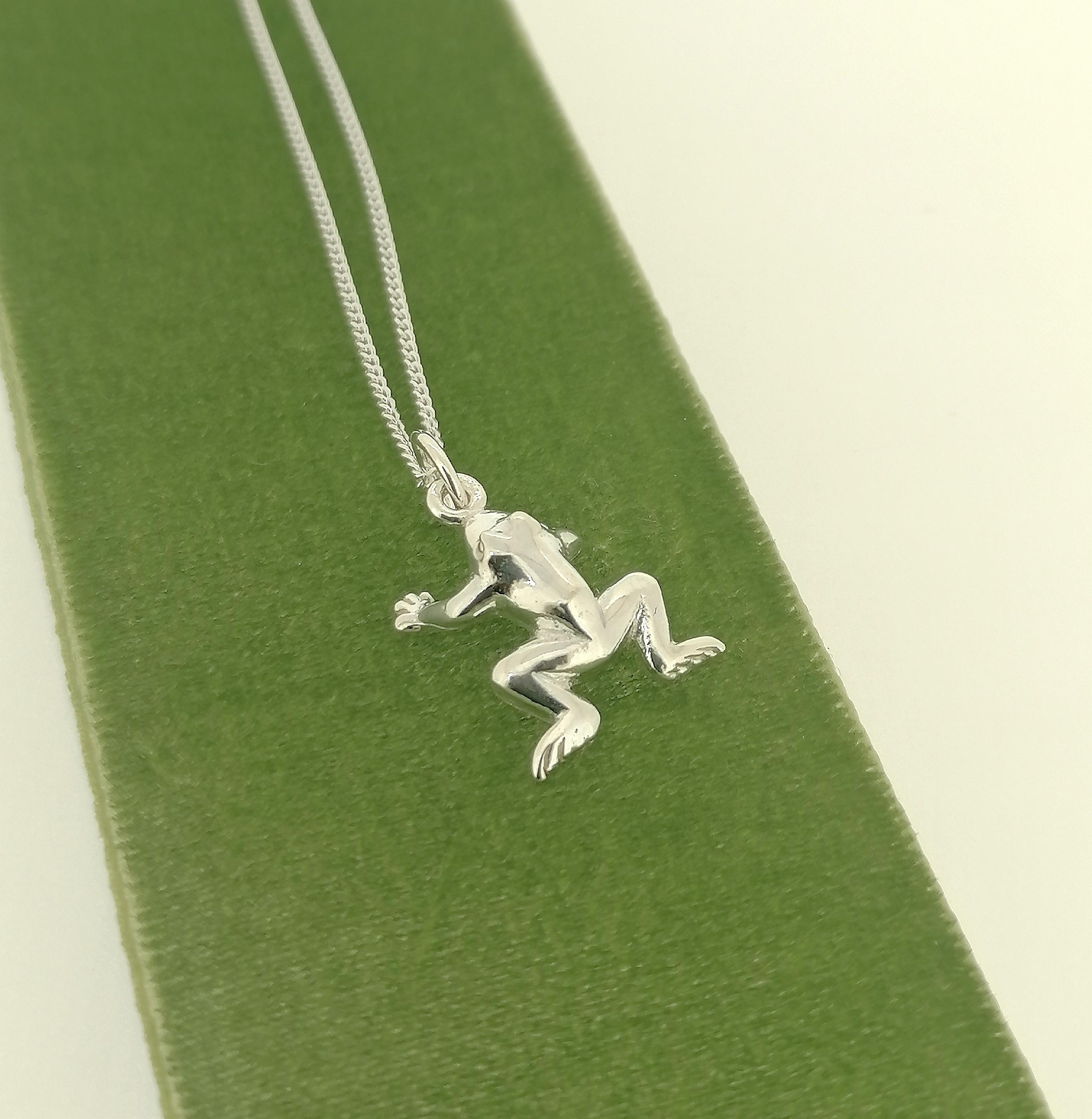 Collana Con Ciondolo Rana In Argento 925: Portafortuna Originale Per Lei