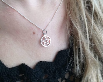 Small Pentagram Pendant Sterling Silver 5 Pointed Star with 18&quot; Silver Chain Necklace Ladies Children&#39;s Men&#39;s