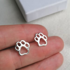 Orecchini a bottone in argento sterling con impronta di zampa di cane: gioielli per animali domestici - Italia