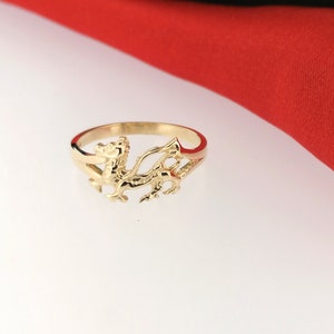 Solid 9ct Yellow Gold Welsh Dragon Ring, National Symbol of Wales, Men's Ladies 9K Welsh Heritage Jewellery Gift, Y Ddraig Goch Flag Ring