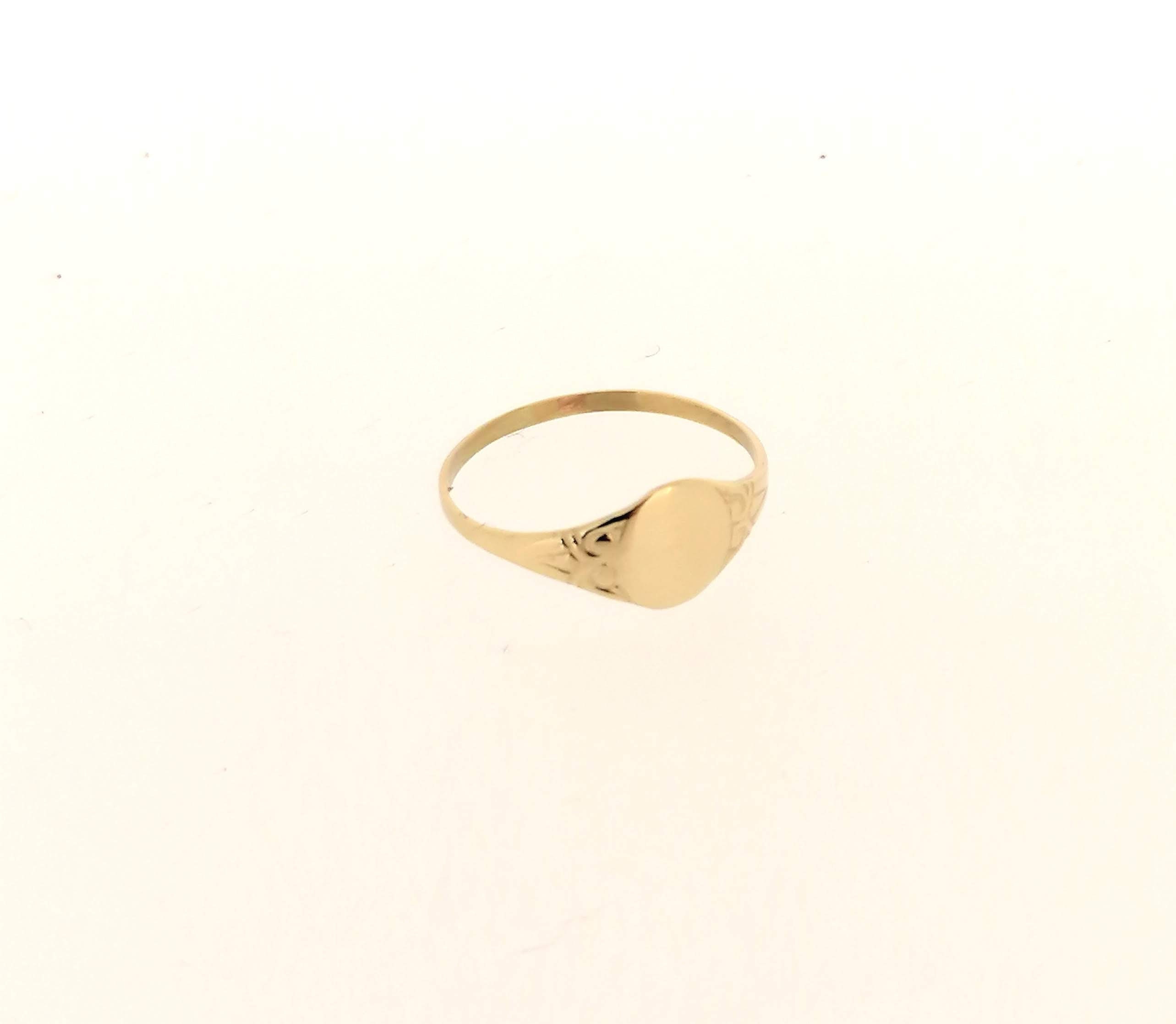 9ct Yellow Gold MAM Ring and Signet Rings in Finger Sizes I-Q Hallmarked | UK