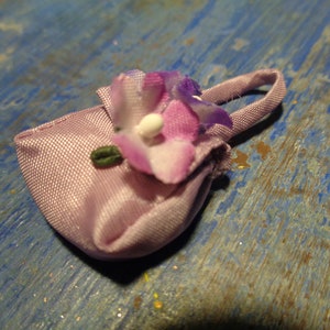 Sehr SELTENE kleine lila Silkstone-Tasche aus den 90ern, auch für alle anderen 11,5-Zoll-Modepuppen aus den 60ern! (Puppe nicht enthalten!)