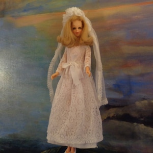Francie 80er Hochzeitskleid (ohne Puppe!) Kleid in sehr gutem Zustand Schleier ein wenig abgenutzt, aber kaum sichtbar