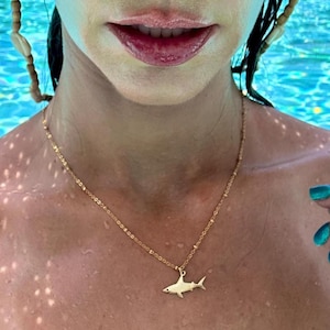 Hai Angel - 18k Gold Hai Anhänger, Hai Halskette, Gold Hai Anhänger, Gold Hai Halskette, Minimalist Halskette, Taucher Halskette