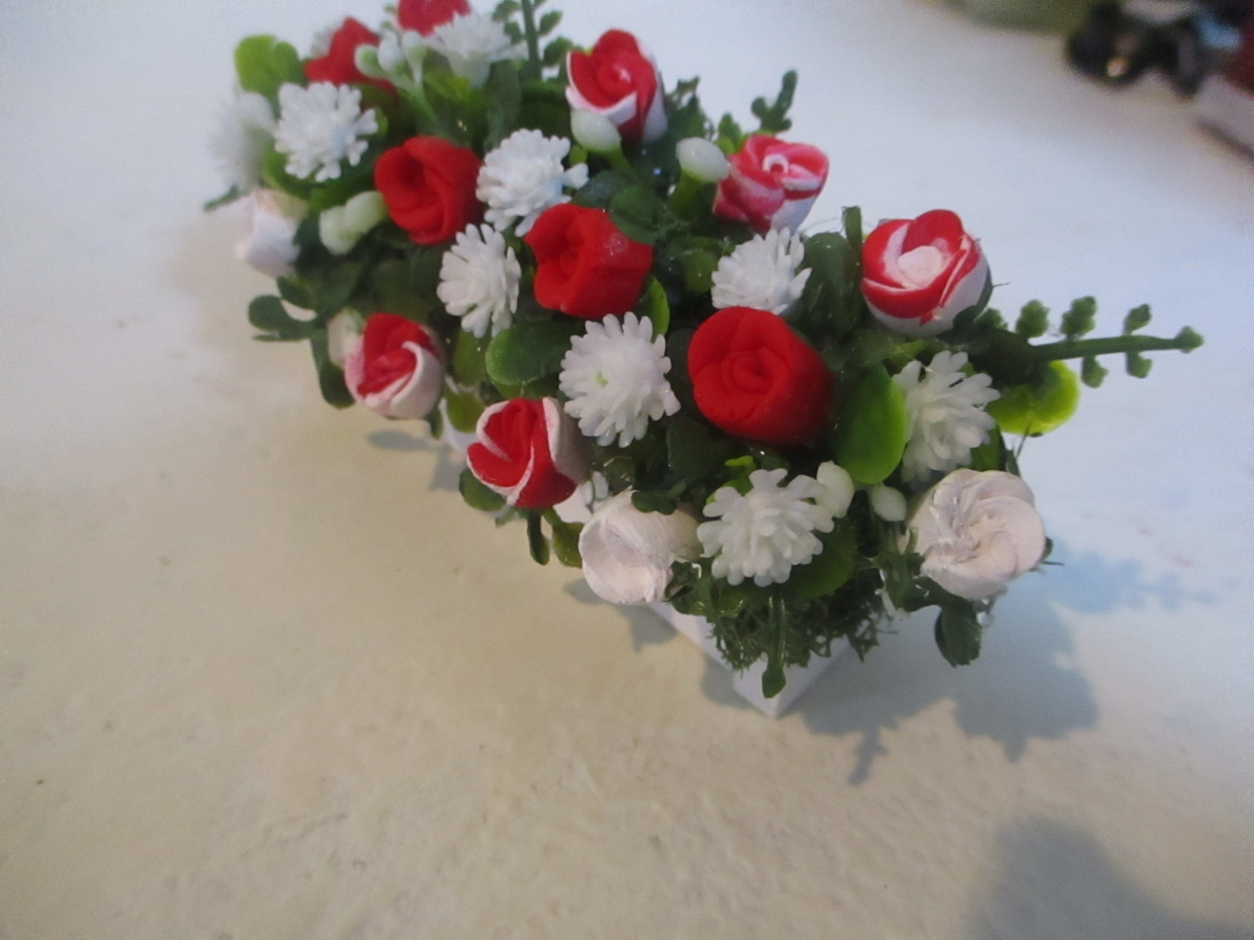 Miniature Dollhouse Window Box/ Red & White Polymer Roses - Etsy