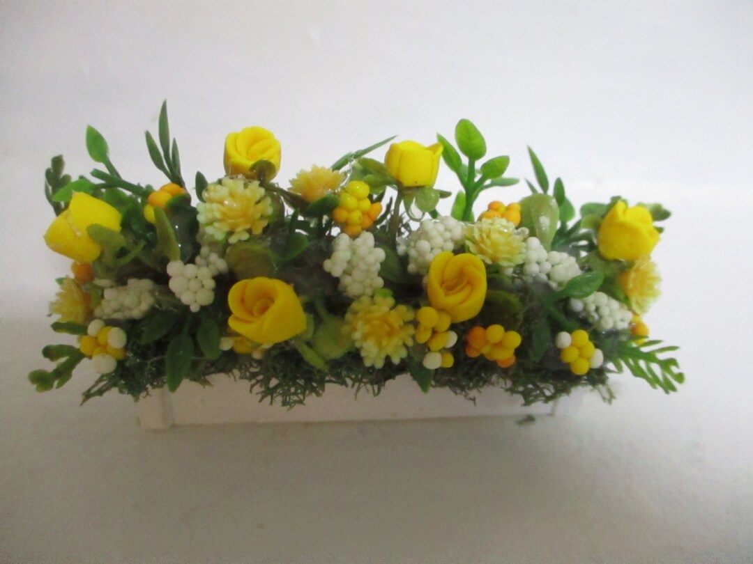 Miniature Doll/dollhouse Floral Window Box/polymer Yellow Roses ...