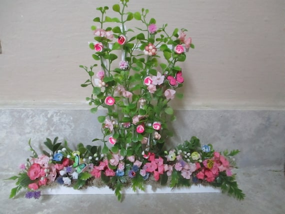 Miniature doll//dollhouse 4 1//2/" x 2 1//2/" Purple Floral Bush//Butterfly//bee