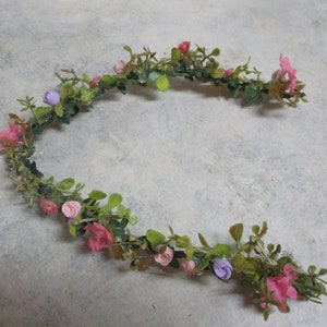 Doll/dollhouse garland/vine/pink and lavender rose/carnations/greenery on wired leaf vine