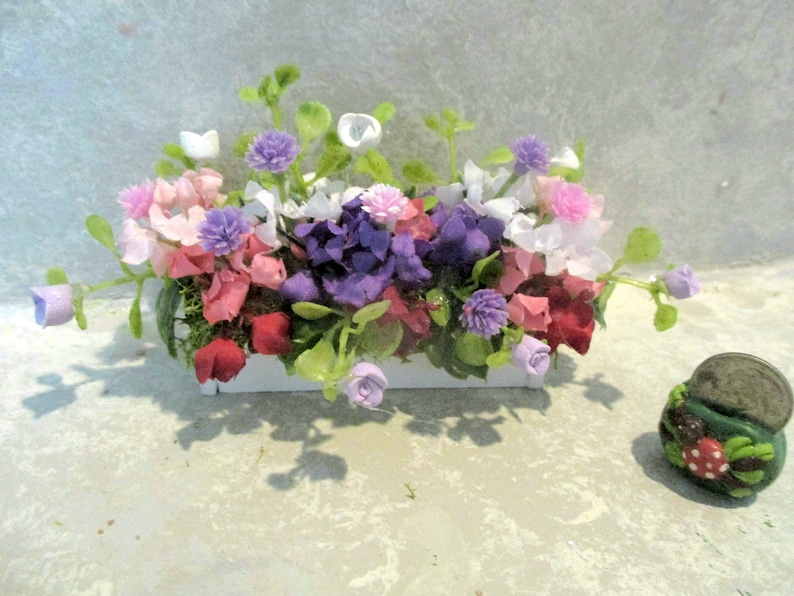 Miniature Doll/dollhouse Window Box/assorted Silk Floral/white and ...