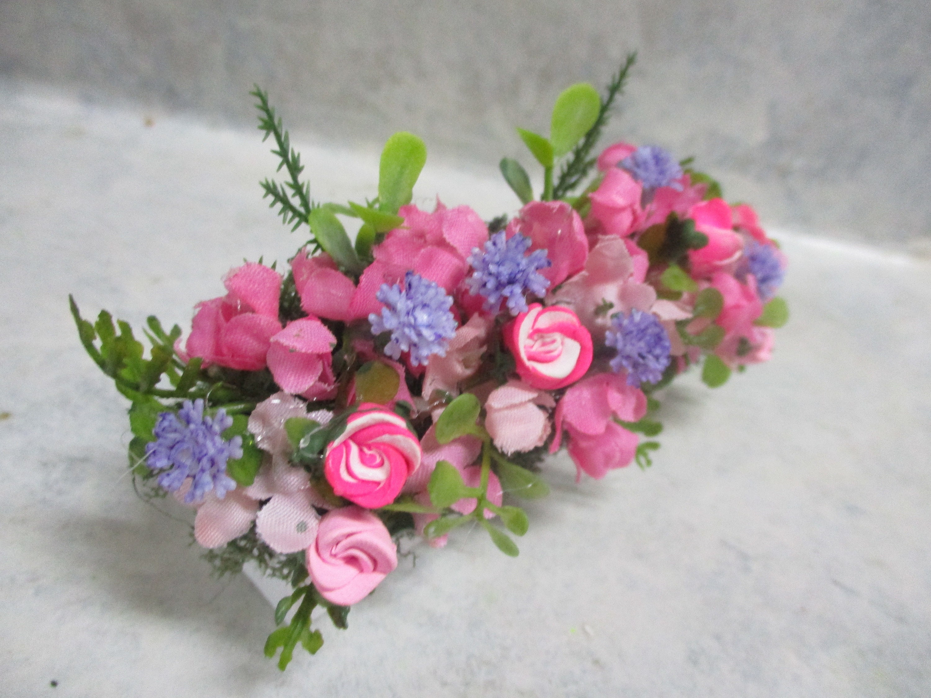 Miniature Dollhouse Window Box/ Pink Roses, Silk Floral (3 1/2
