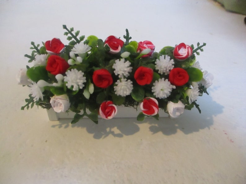 Miniature Dollhouse Window Box/ Red & White Polymer Roses - Etsy