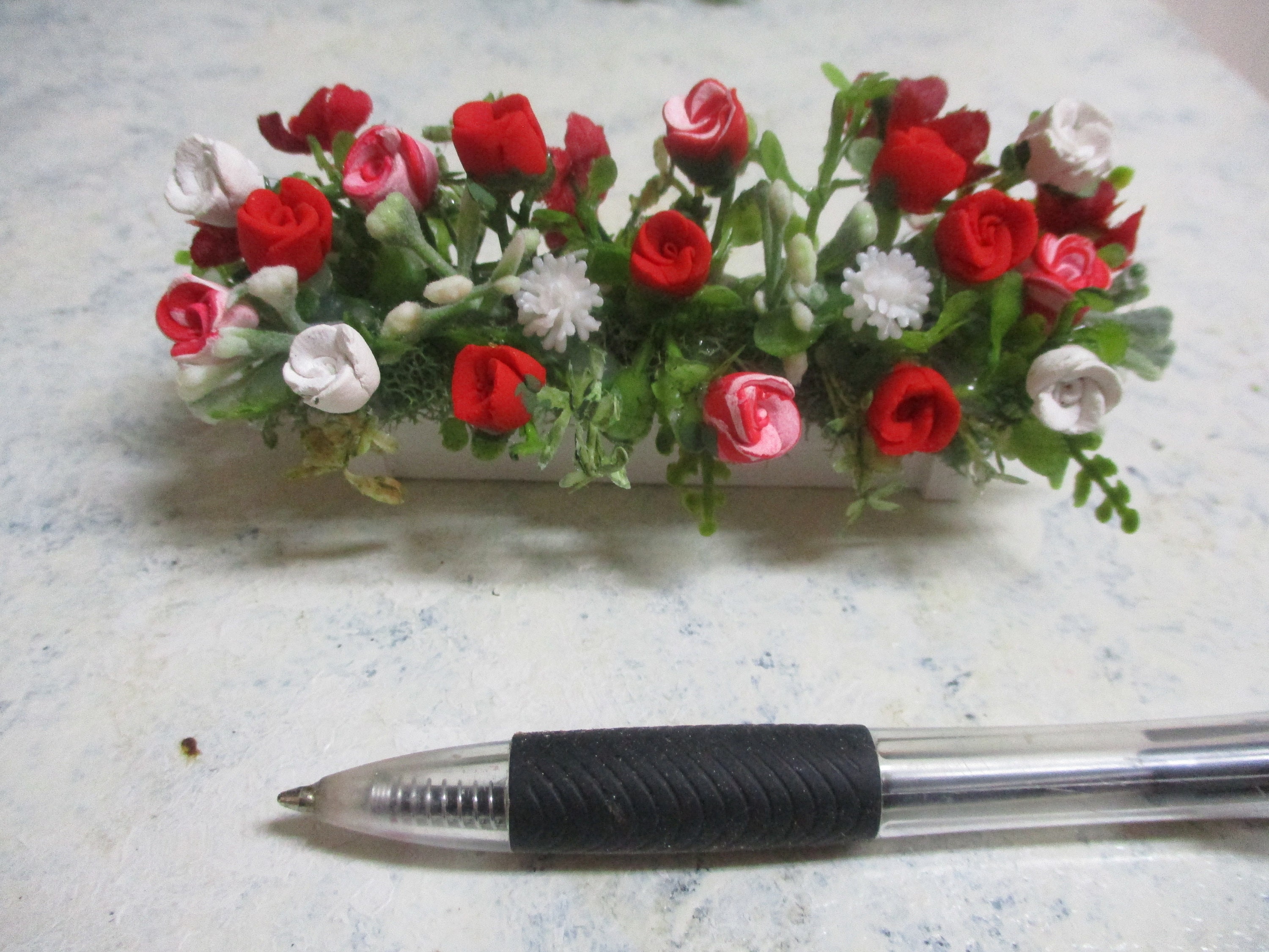 Miniature Dollhouse Window Box/ Red Roses & White Carnations - Etsy