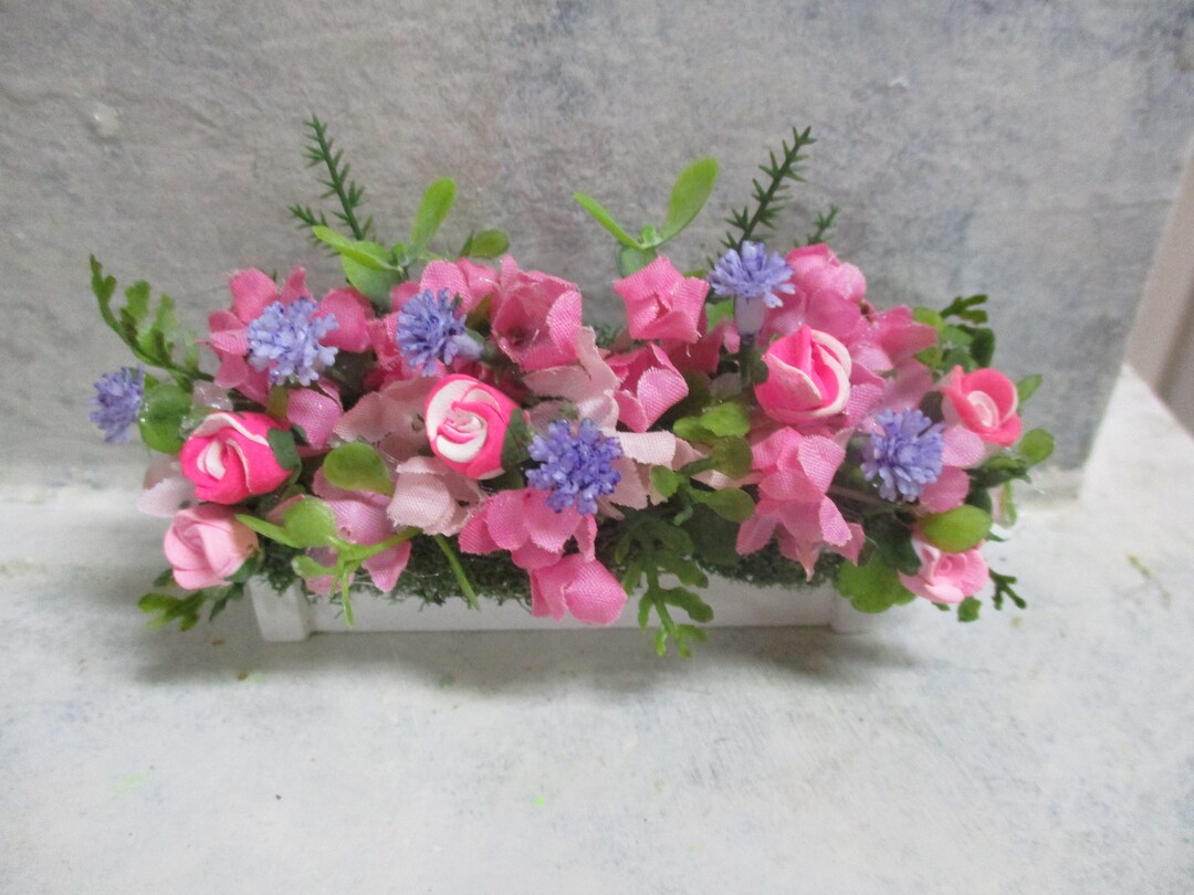 Miniature Dollhouse Window Box/ Pink Roses, Silk Floral (3 1/2