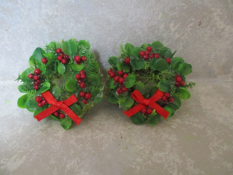 Miniature Christmas Card Basket w//Green and Red Bow #7 DOLLHOUSE 1:12 Scale