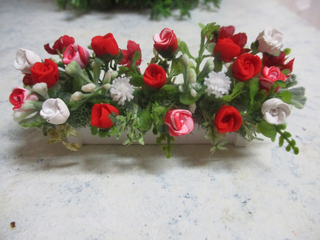 Miniature Dollhouse Window Box/ Red Roses & White Carnations - Etsy