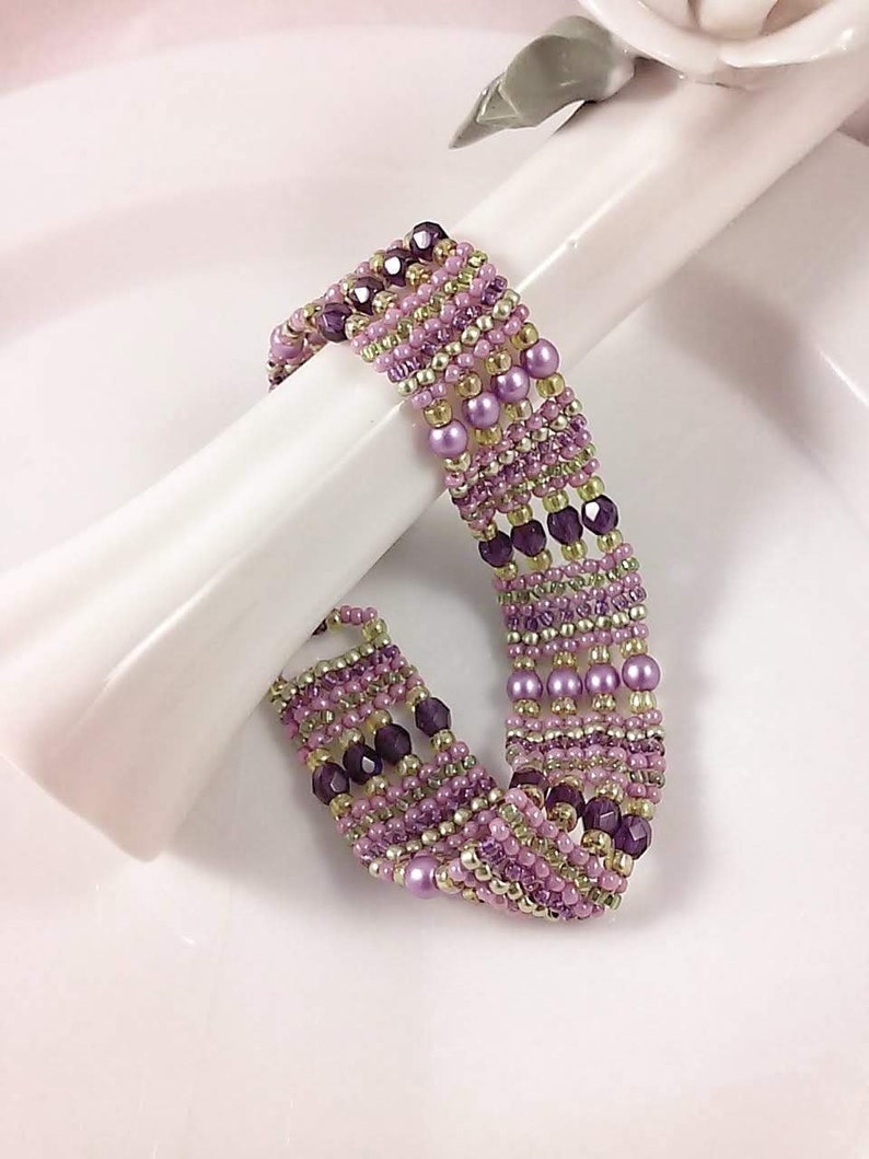 Purple Seed Bead Bracelet shades of purple lilac peridot Etsy