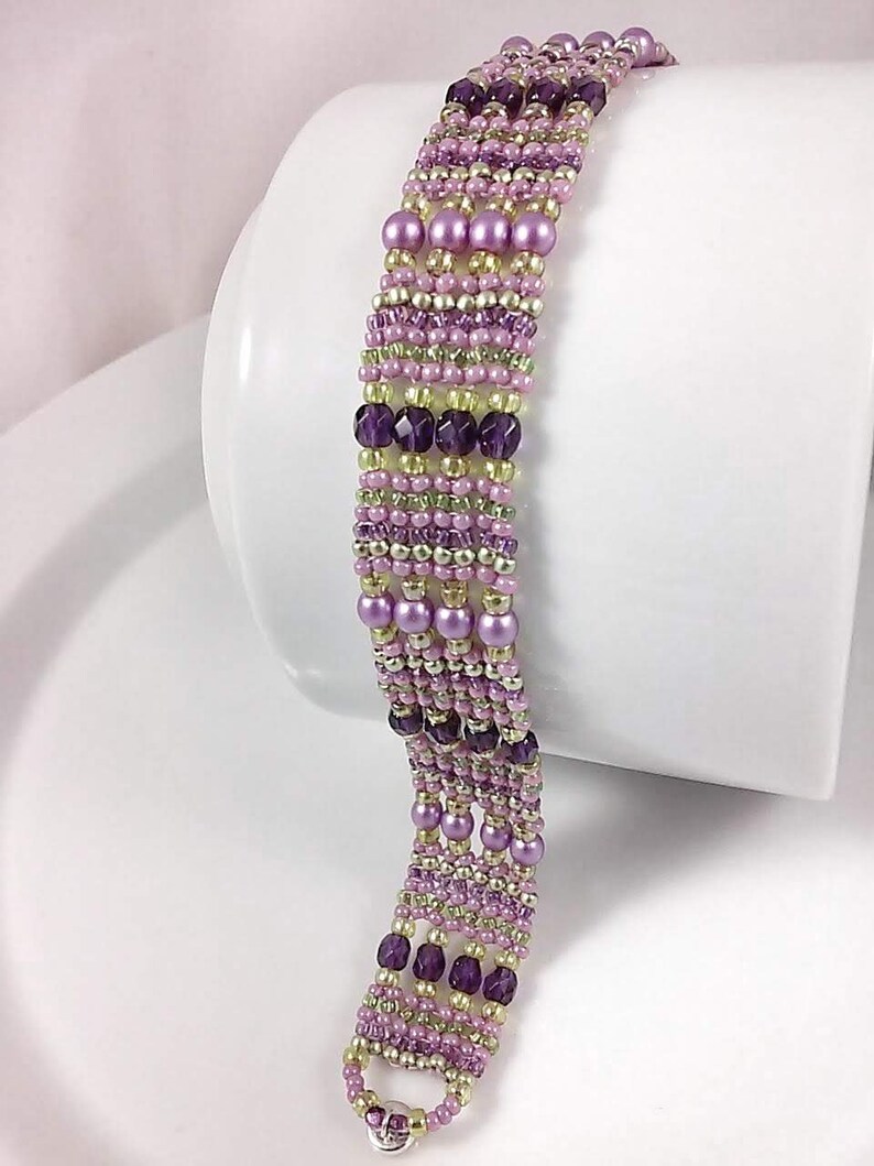 Purple Seed Bead Bracelet shades of purple lilac peridot Etsy