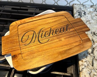 Engraved Casserole Dish with Lid | customizable | wedding or hostess or Mother’s Day gift