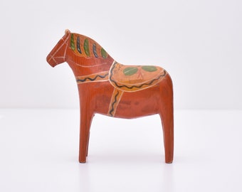 Elegant 100-years old Original Vintage Dala Horse, hand-carved and painted in Sweden in the 1920s, Swedish Dala, Scandinavian horse