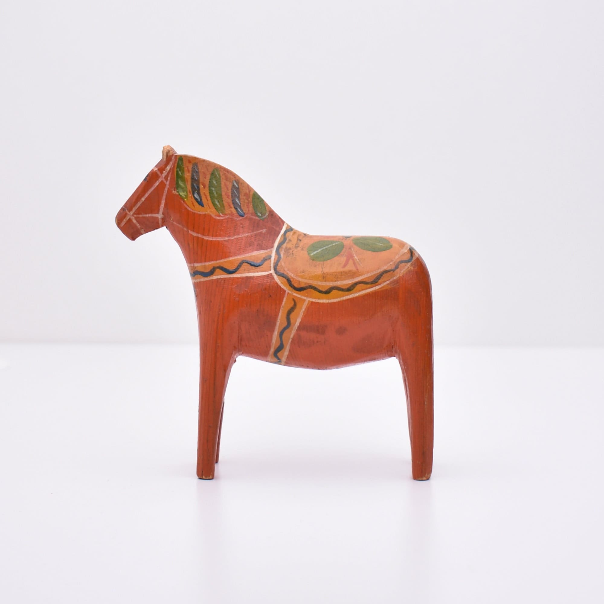 Elegant 100-years old Original Vintage Dala Horse, hand-carved and painted in Sweden in the 1920s, Swedish Dala, Scandinavian horse