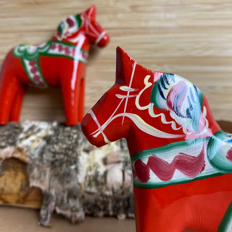 Swedish Dala horse, Original Traditional Red Dala Horse, 10 different sizes, Handmade in Sweden, Dalecarlian horse image 3