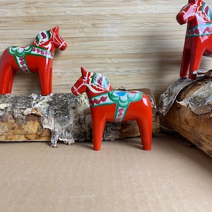 Swedish Dala horse, Original Traditional Red Dala Horse, 10 different sizes, Handmade in Sweden, Dalecarlian horse