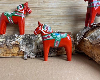 Swedish Dala horse, Original Traditional Red Dala Horse, 10 different sizes, Handmade in Sweden, Dalecarlian horse