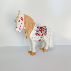 Pony Dala Horse in the style of the 80s, Hand carved and painted in Sweden, Dalecarlian horse, Horse figurine, Dalapferd