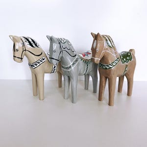 Viborg Dalapferd, Handmade in Sweden, Dalapferd, Pferdefigur, Dalapferd, Schweden, schwedische Volkskunst, Holzpferd