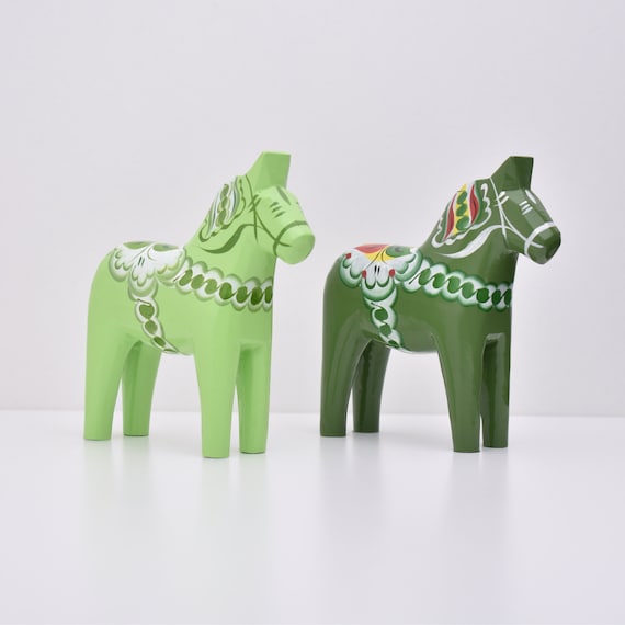 手作りのダーラ馬の置物：スウェーデンの民芸品 - Etsy 日本