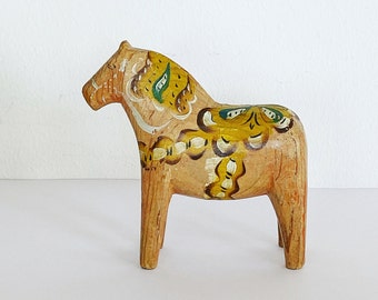 Elegant 100-years old Original Vintage Dala Horse, hand-carved and painted in Sweden in the 1920s, Swedish Dala, Scandinavian horse