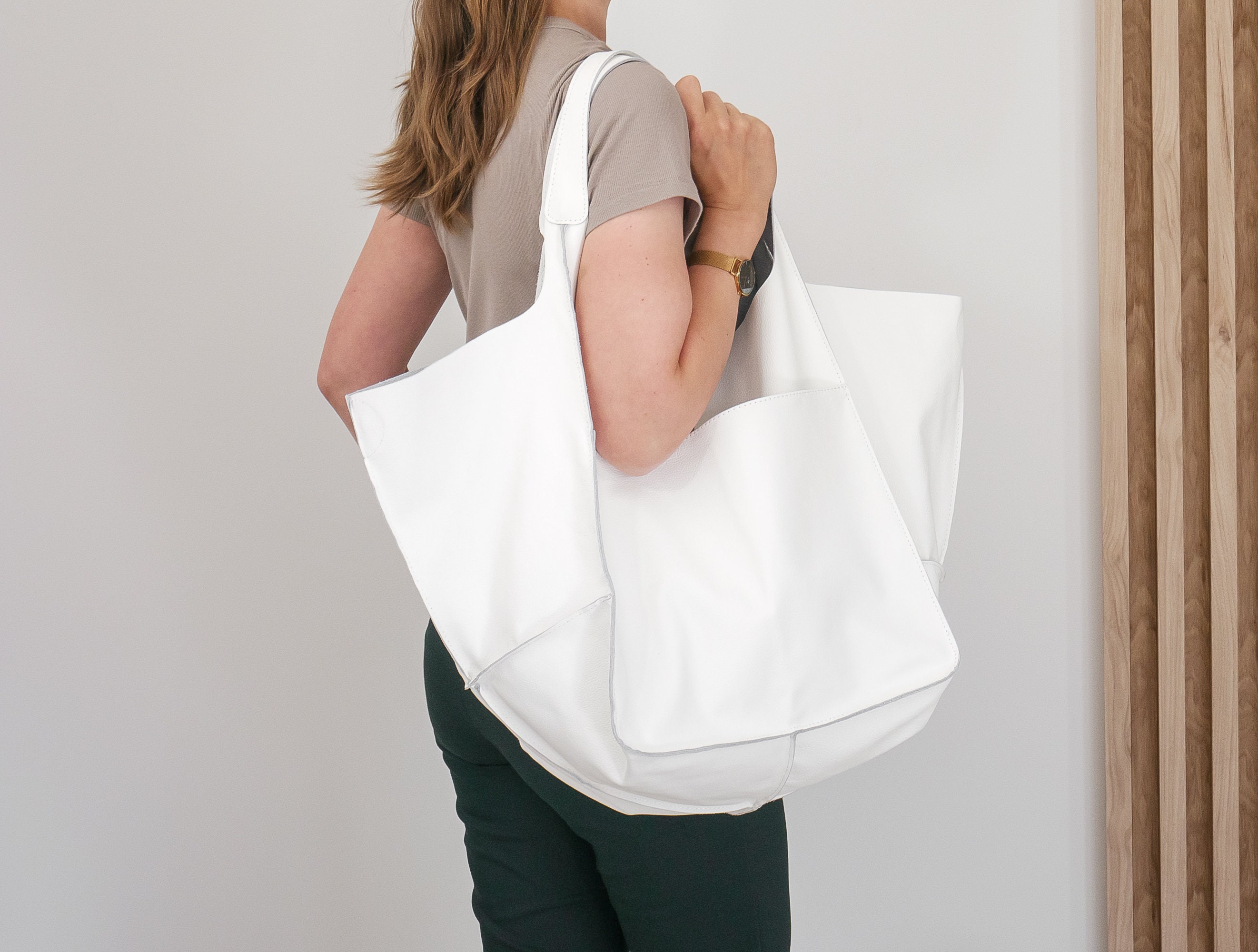 トートバッグ White Leather Tote Bag leather 'big' low white［medium］ – thehighlights