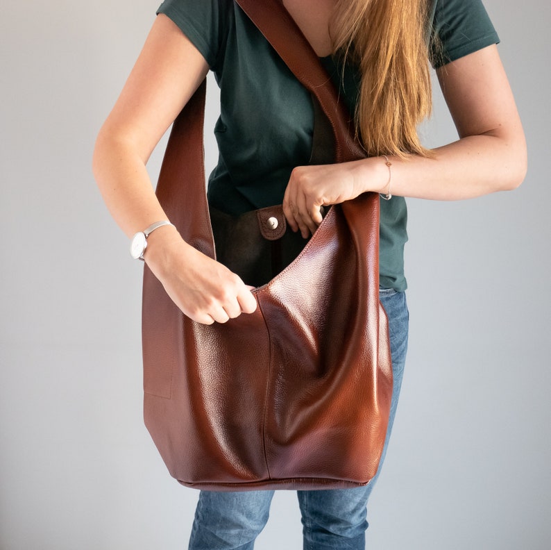 COGNAC Braune Leder HIPPIE Tasche, Übergroße BOHO Tasche, Hobo Tasche, Boho Leder Hobo Geldbörse, Große Crossbody Hobo Tasche Breiter Riemen, Boho Bild 9