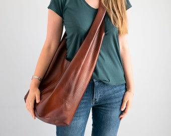 COGNAC Braune Leder HIPPIE Tasche, Übergroße BOHO Tasche, Hobo Tasche, Boho Leder Hobo Geldbörse, Große Crossbody Hobo Tasche + Breiter Riemen, Boho