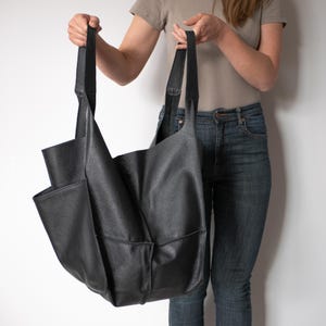 BLACK Umhängetasche, Weekender Oversized Tasche, Slouchy Tote, Schwarze Handtasche für Frauen, Weiche Ledertasche, Alltagstasche, Frauen Ledertasche